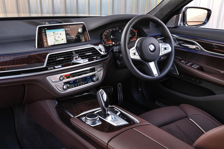 Торпедо BMW 740Li M Sport (G12) 2019 года  (ZA) (фото 13 из 17)